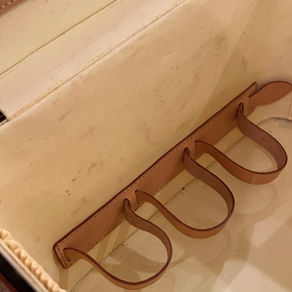 AUTHENTIC vintage Louis Vuitton Monogram Vanity Box with Gold Accents! 💛 - Picture 16 of 16